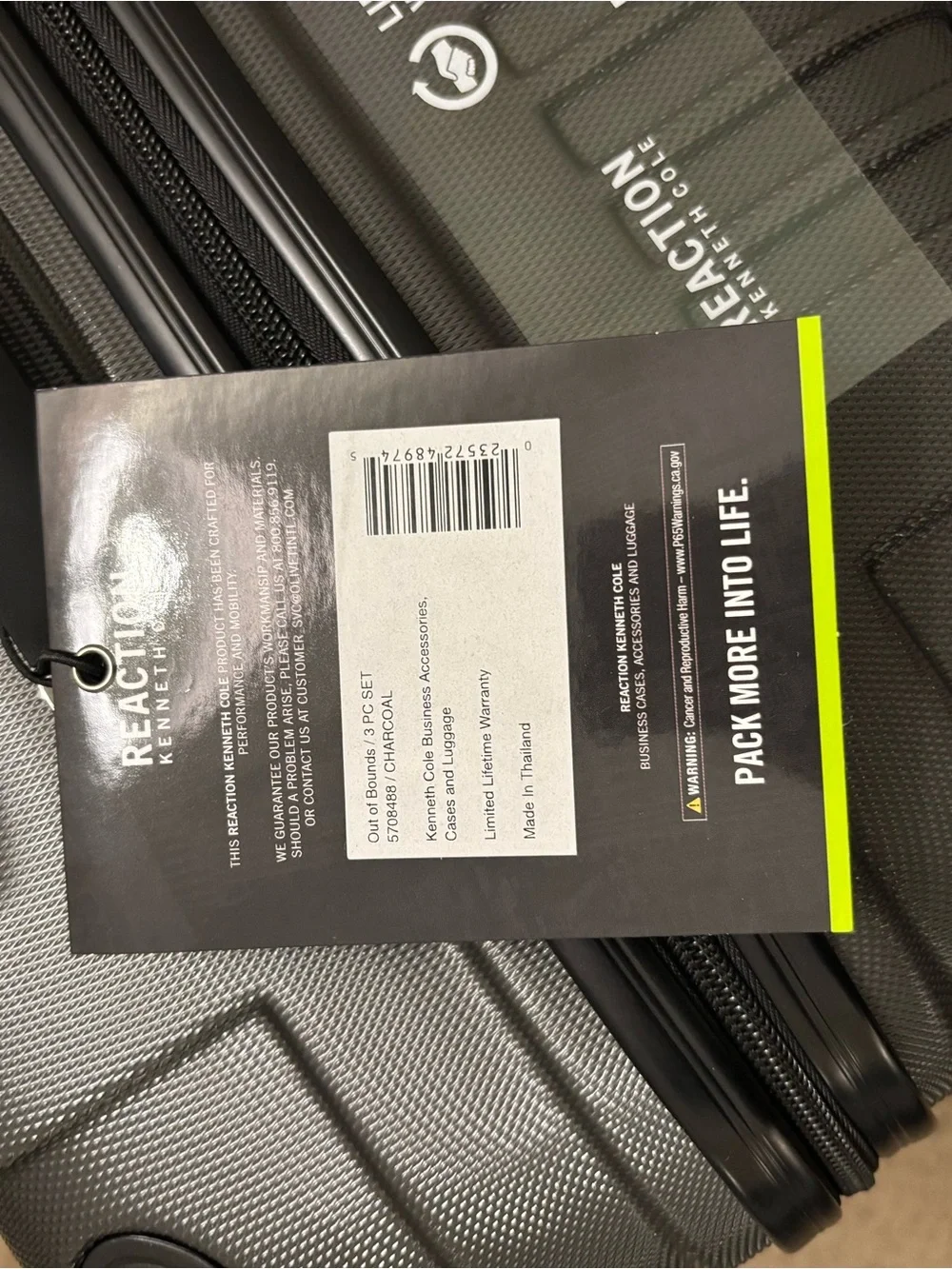 Kenneth Cole REACTION “Out of Bounds” hardshell 4wheel luggage (3 piece set)